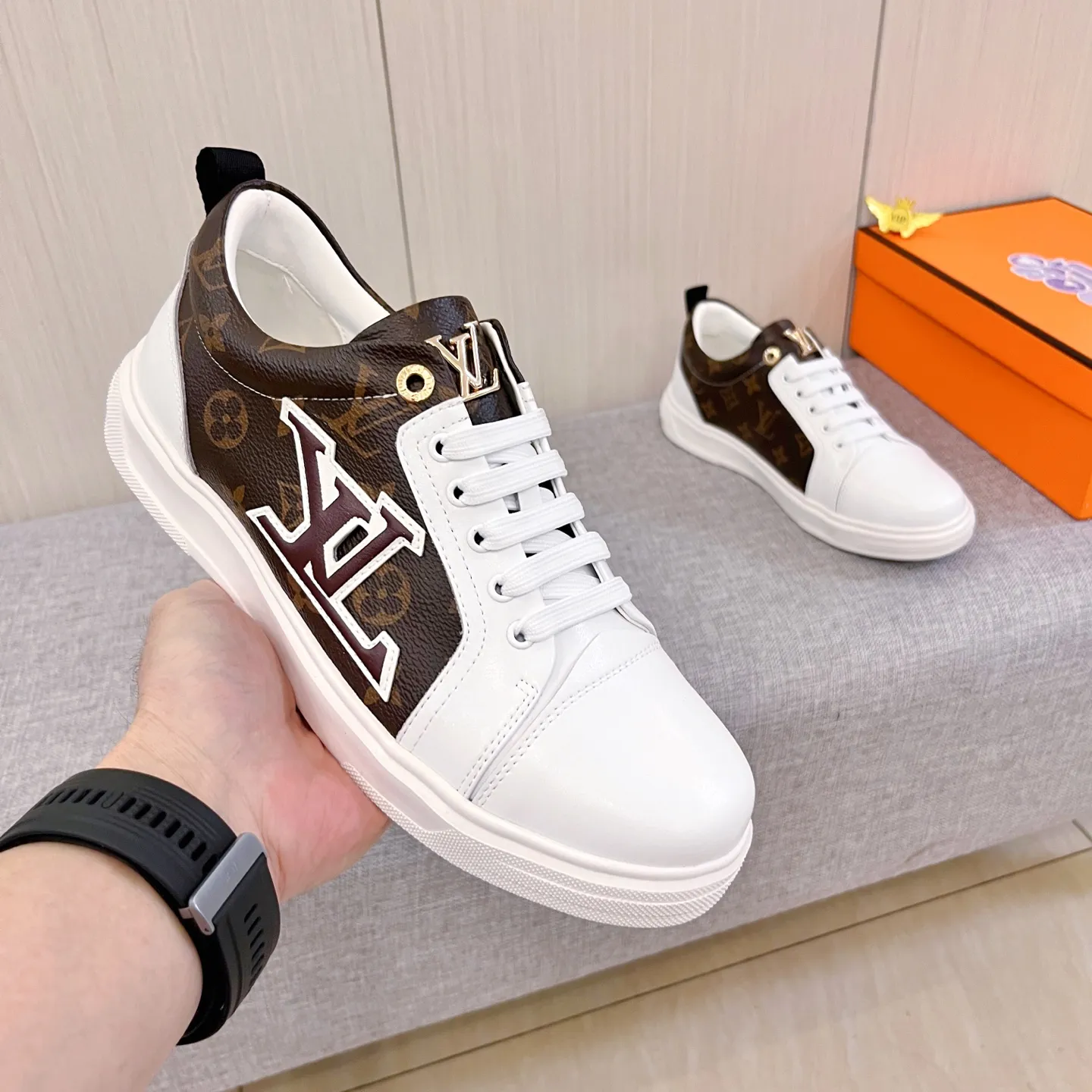 Men's Men's Shoes Men's Shoes💰 420 Men's Men's Shoes💰[LV]🔥Louis Vuitton Men's high-end brand official website 1:1 Latest masterpiece: The upper is made of Italian imported first-layer cowhide with a comfortable and breathable lining➕Original non-slip and wear-resistant outsole🔥, making walking more convenient and comfortable! An exclusive new model, a stunning work, a beautiful 1:1 replica [color] compared to the official quality! Create a fashionable personality to set off your uniqueness! A must-have for trendy men! Classic🔥Size: 38-44 Color: 🔥Multiple colors available🔥.
